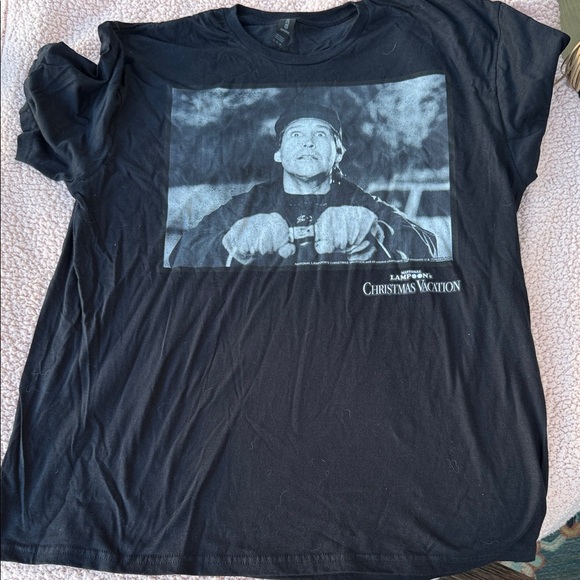 Gildan Black Christmas Vacation Graphic Tee - Picture 1 of 3